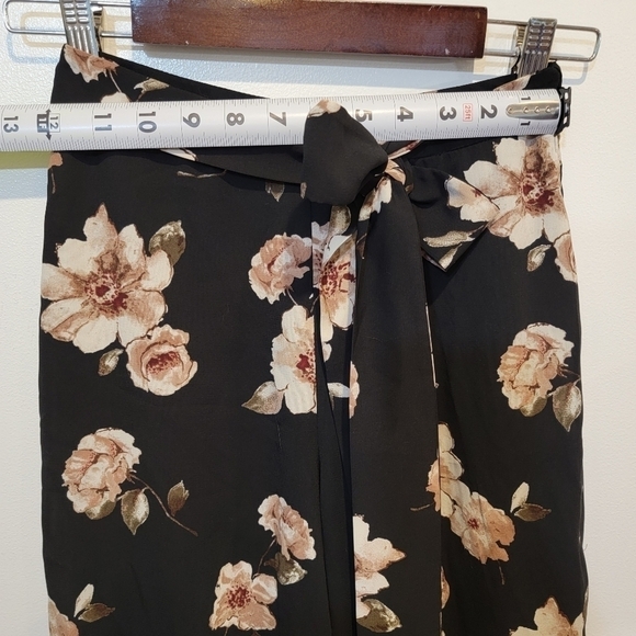 NEW J.O.A. Los Angeles Floral Palazzo Pants with Tie Size XS - Picture 14 of 17